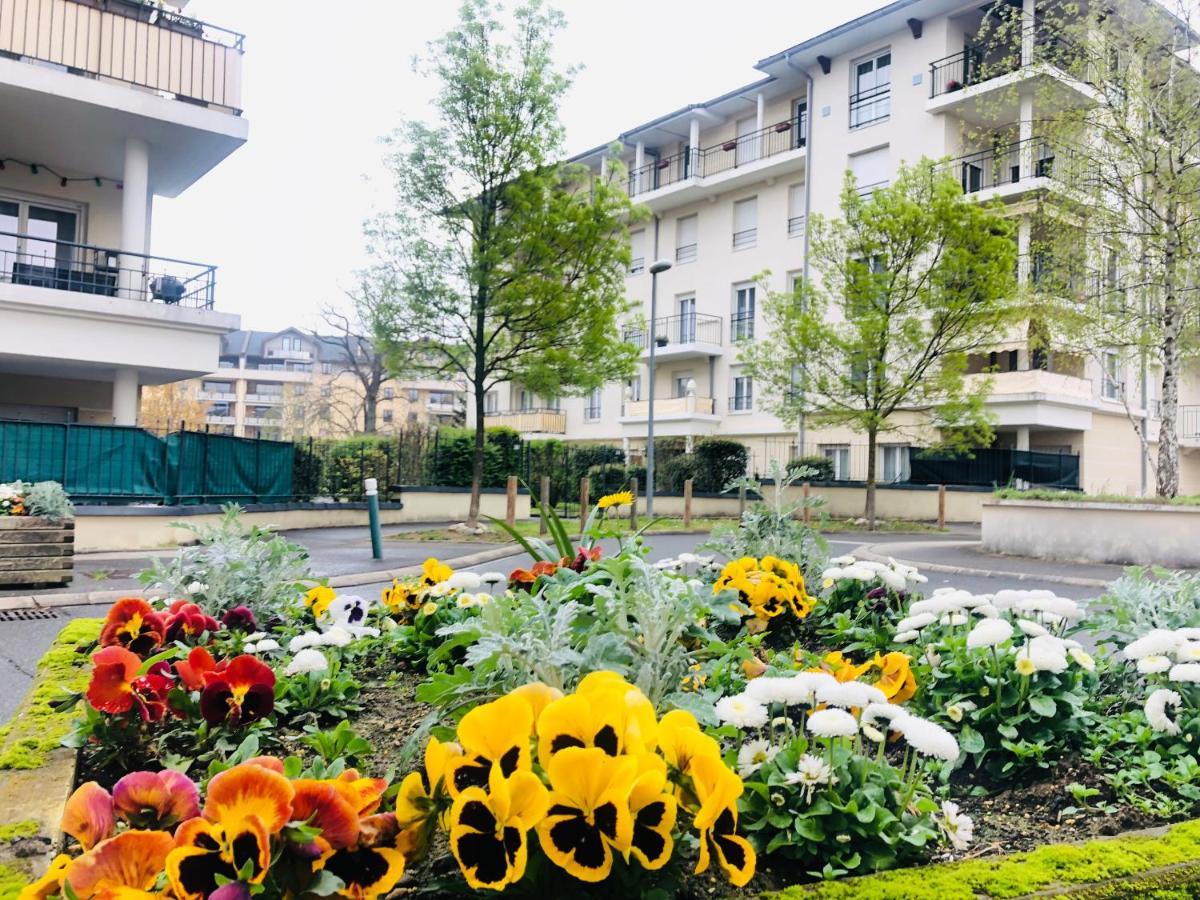Beautiful Apartment Near Geneva Saint-Julien-en-Genevois Dış mekan fotoğraf