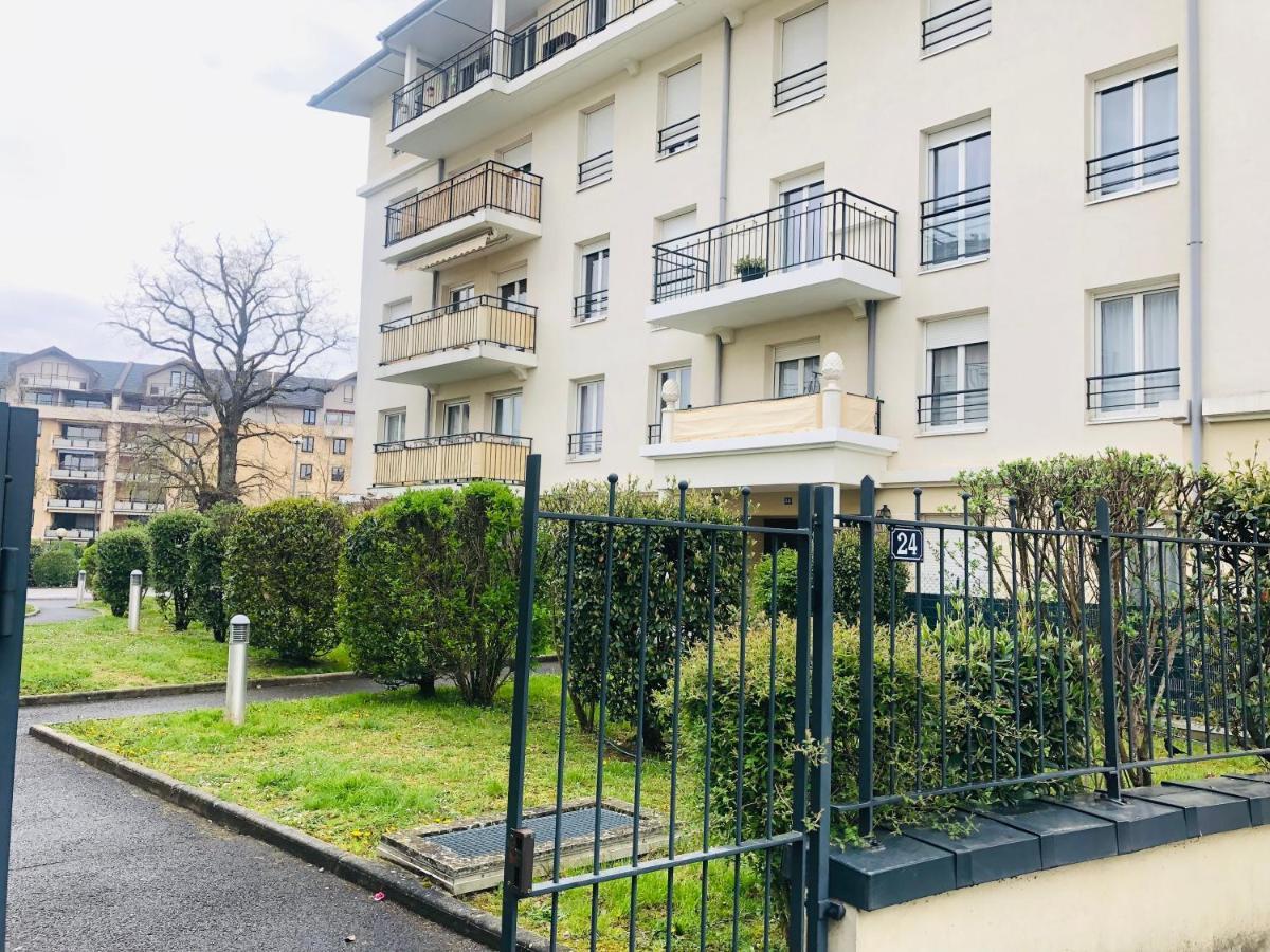 Beautiful Apartment Near Geneva Saint-Julien-en-Genevois Dış mekan fotoğraf
